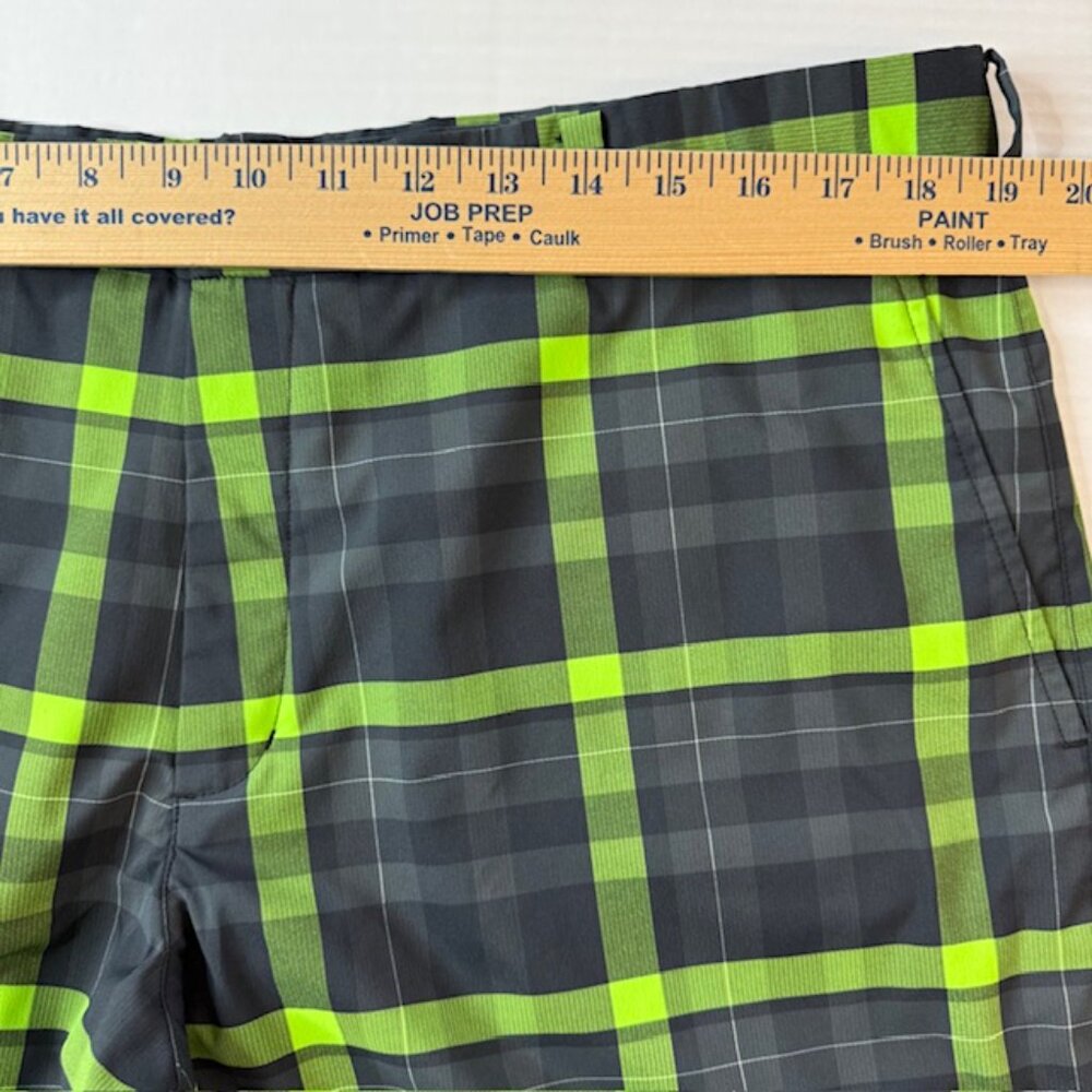 Nike Men's Golf Flat Front Shorts Black Green Plaid Size 38 - Picture 4 of 10